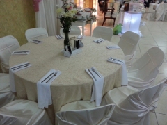 14 Manteleria y Cristaleria - Demian Platillos y Eventos